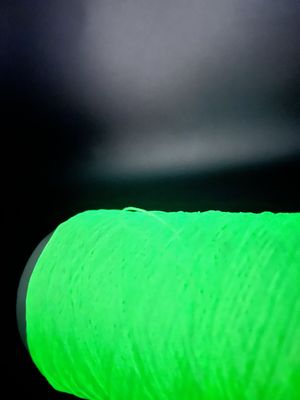 450D Glow In The Dark трикотажная пряжа полиэстер для ткачества свитера